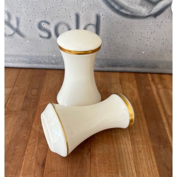 LENOX -  Eternal Collection Vintage (60s) Porcelain Salt & Pepper Shakers/3.75" - Picture 12 of 16